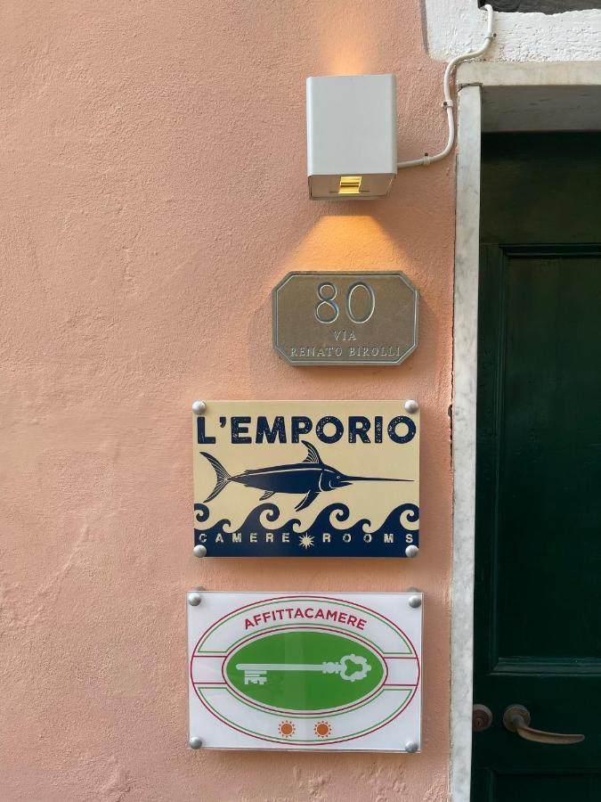 L'Emporio Rooms มานารอลา ภายนอก รูปภาพ