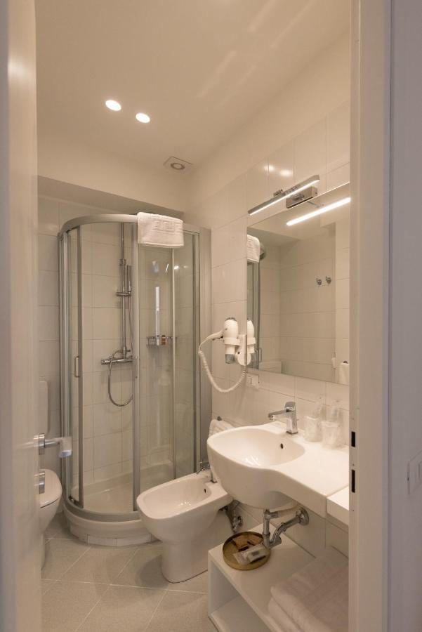 L'Emporio Rooms มานารอลา ภายนอก รูปภาพ